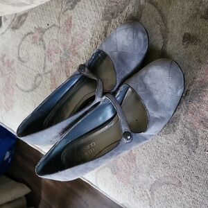 Gray Suede Quilted Heels by Franco Sarto Size 9
